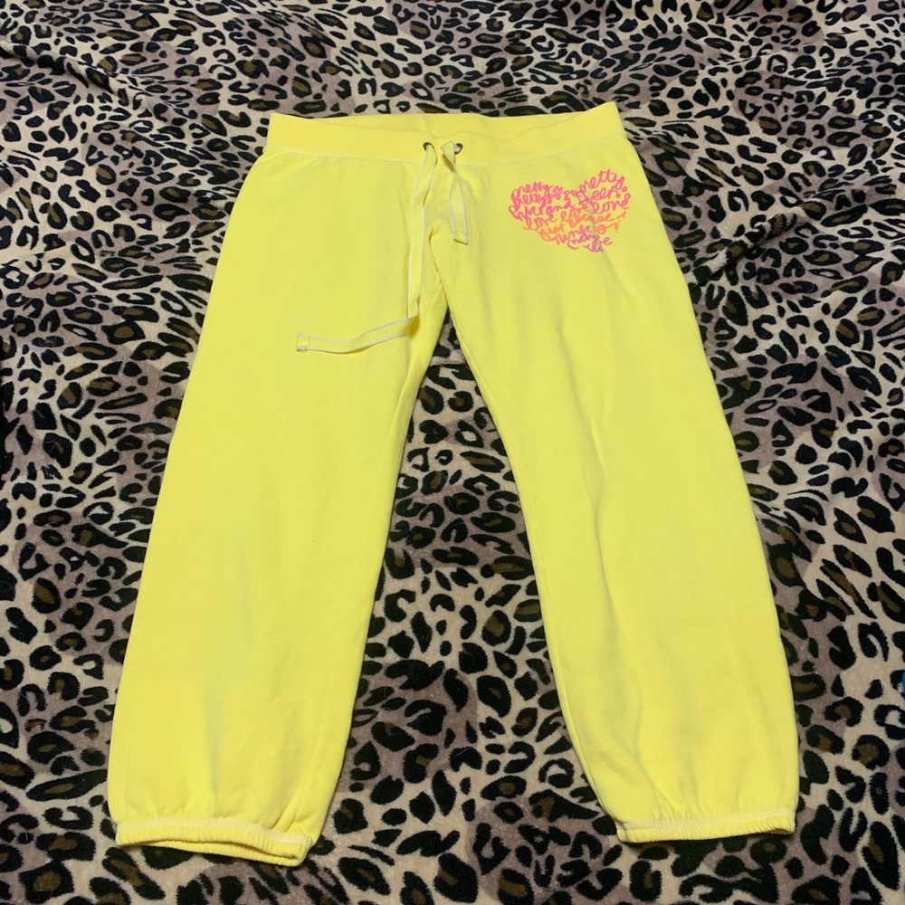 Victoria’s Secret Pink Capri Sweatpants